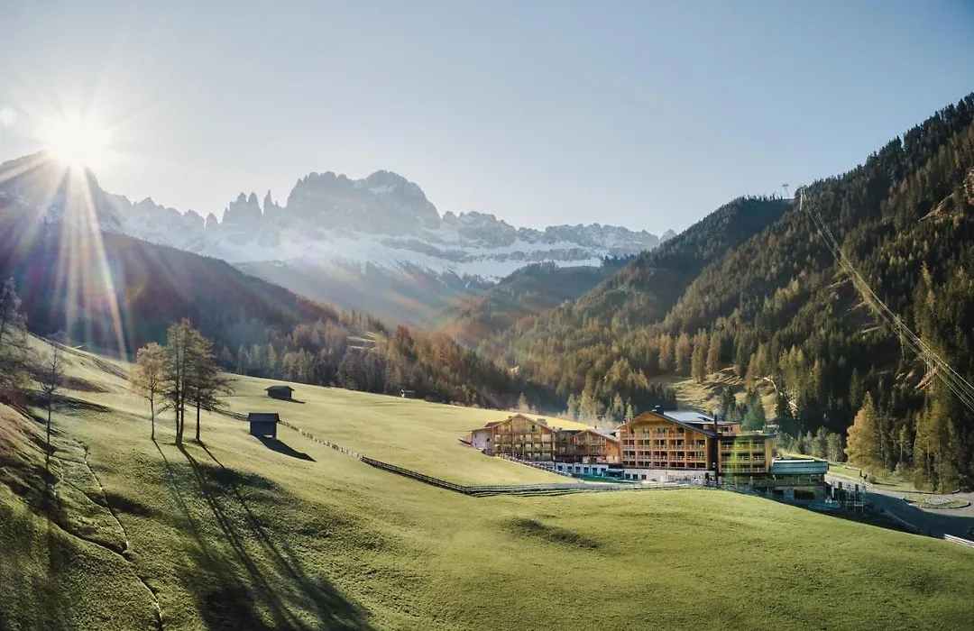 Cyprianerhof Dolomit Resort-1